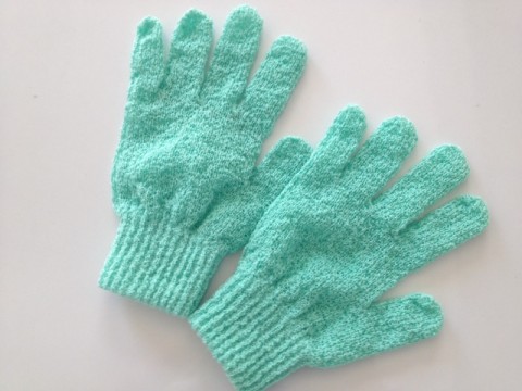 exfoliating bath gloves